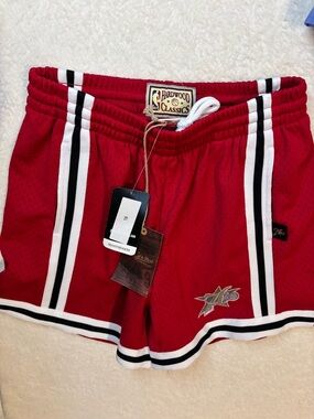 NWT Women’s Mitchell & Ness NBA Red Athletic mesh shorts 76ers Size XS